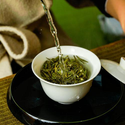 杭州富阳明前龙井茶 一盏春色，匠心传承